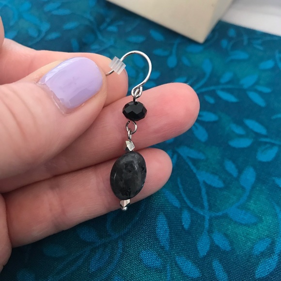 Black Dangle Earrings - Picture 1 of 4